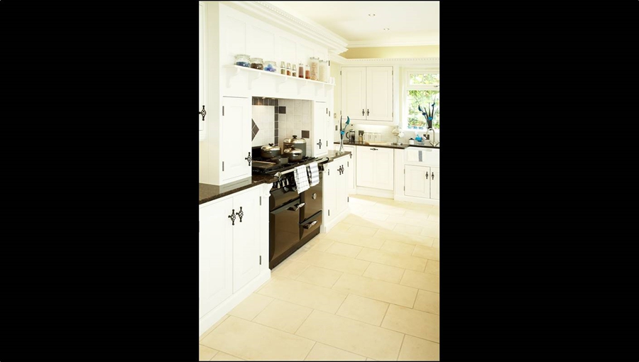 Rregency Kitchen 3